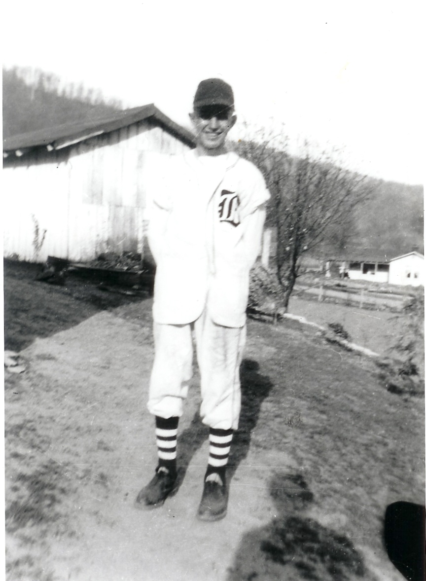 Robert Arnett_baseball.jpg